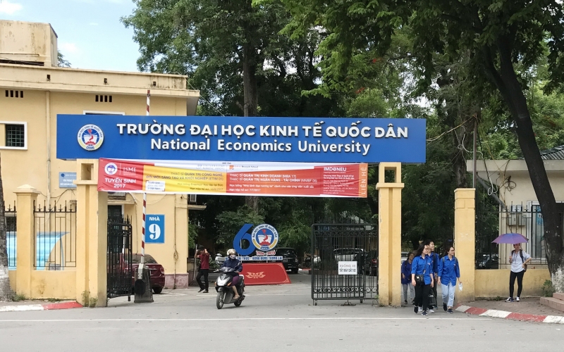 tuyen sinh 2020 dai hoc kinh te quoc dan nhan ho so xet tuyen tu 18 diem