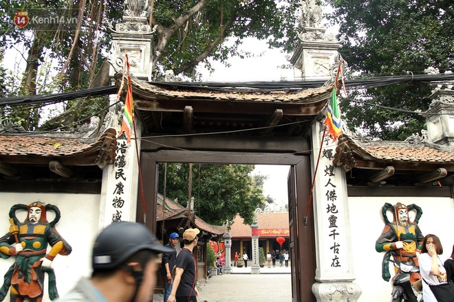 Vãn cảnh chùa Tết: Chùa Hà cầu gì? Cách sắm lễ đi chùa cho chuẩn kinh nghiem di chua tet chua ha cau gi cach sam le di chua