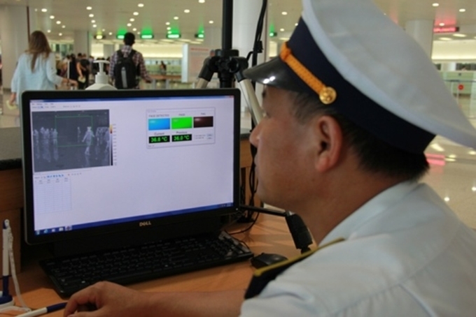 Hà Nội đặt 5 máy đo thân nhiệt từ xa tại sân bay phòng viêm phổi do virus lạ ha noi dat 5 may do than nhiet tu xa tai san bay phong viem phoi do virus la