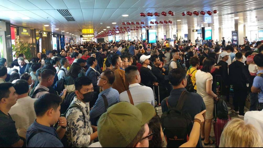 tp ho chi minh nguoi dan quay cuong vat vo trong tac duong ve que an tet
