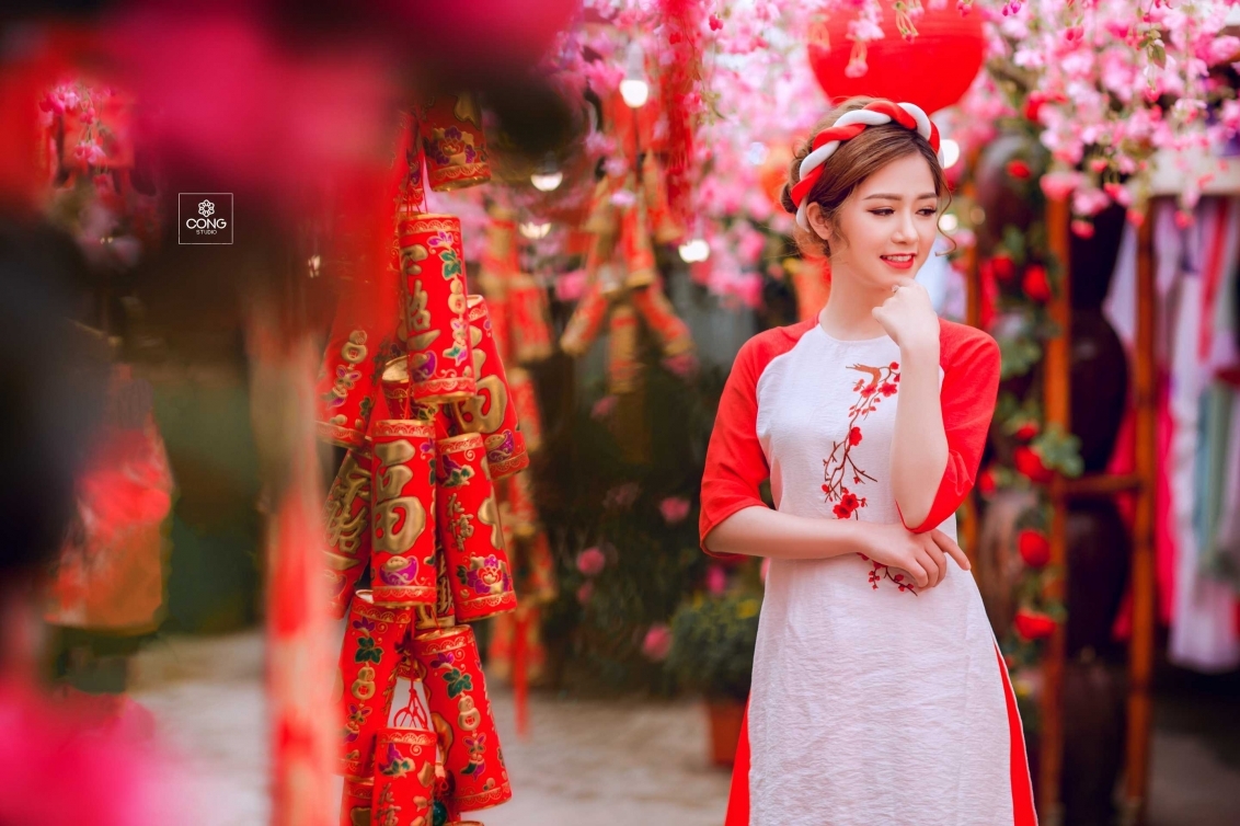 Mùng 1 Tết nên mặc đồ màu gì để vừa hợp mốt lại may mắn cả năm? mung 1 tet nen mac do mau gi de vua hop mot lai may man ca nam