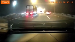 video bac si ngat ngay tren ban mo vi lam viec lien tuc 17 tieng dong ho