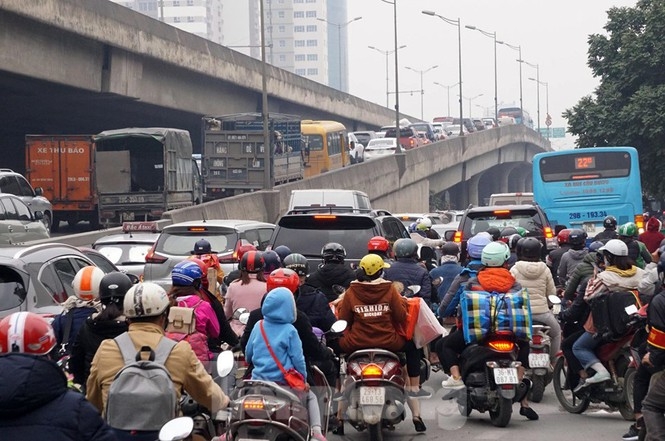 Hà Nội tắc cứng mọi ngả đường vì người dân về quê ăn Tết ha noi tac cung moi nga duong vi nguoi dan ve que an tet