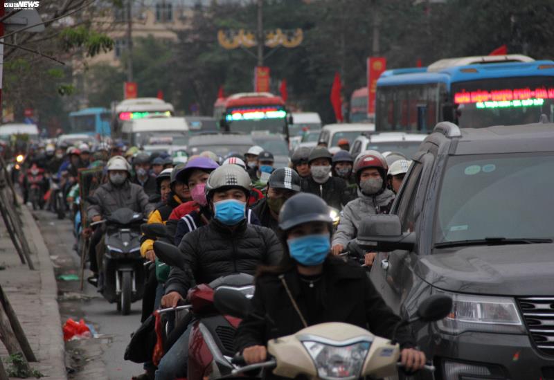 Hà Nội tắc cứng mọi ngả đường vì người dân về quê ăn Tết ha noi tac cung moi nga duong vi nguoi dan ve que an tet
