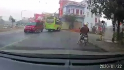 video xe dua ban khoi duong o van toc 180kmh