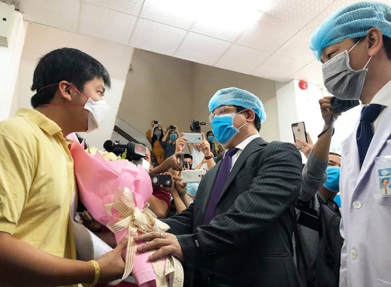vi sao benh nhan nhiem virus corona duoc mien phi dieu tri