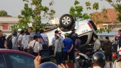 video o to quay dau au bao hai cho 2 xe tai