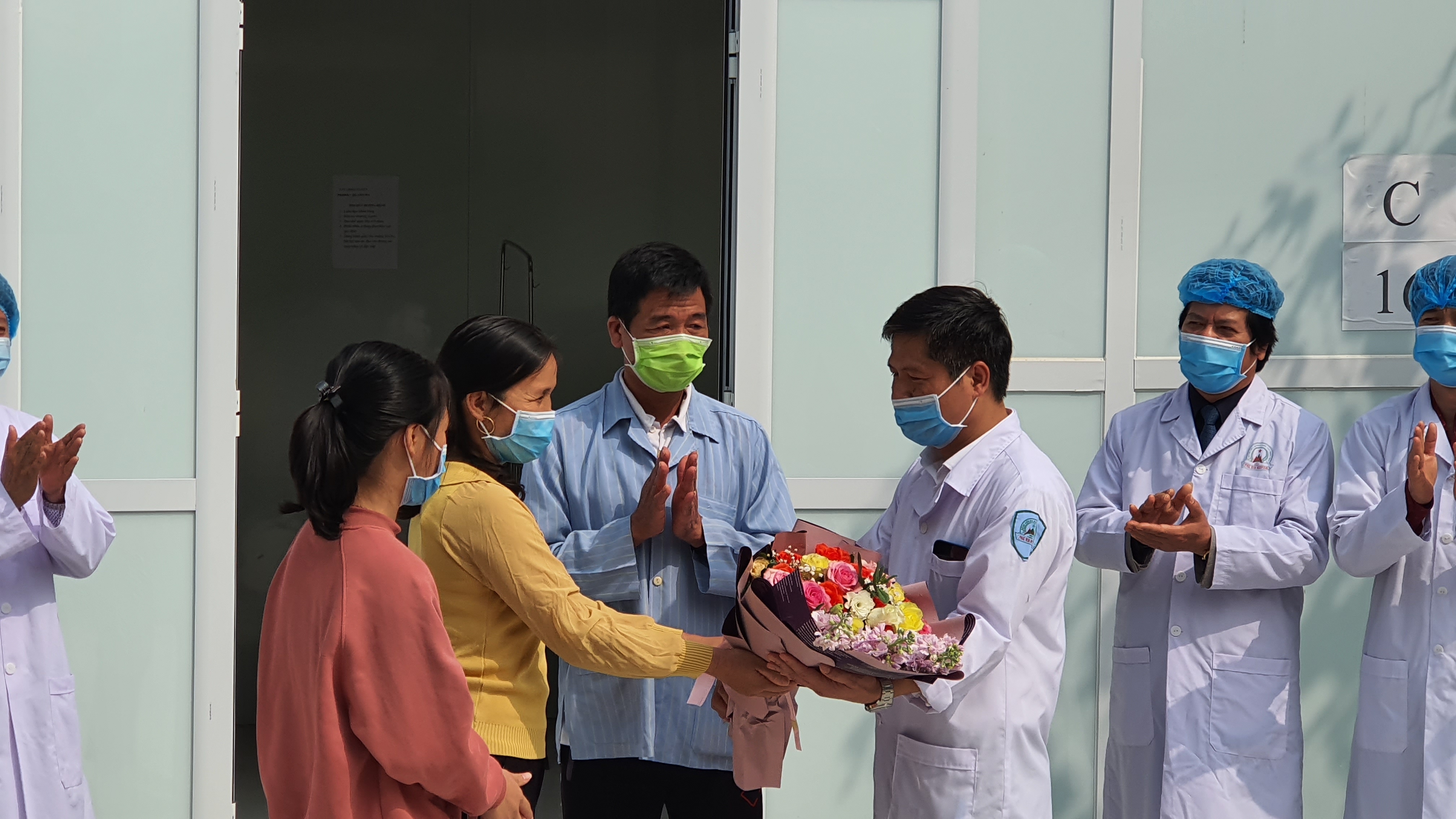 Bệnh nhân Covid-19 cuối cùng ở nước ta xuất viện benh nhan covid 19 cuoi cung o nuoc ta xuat vien