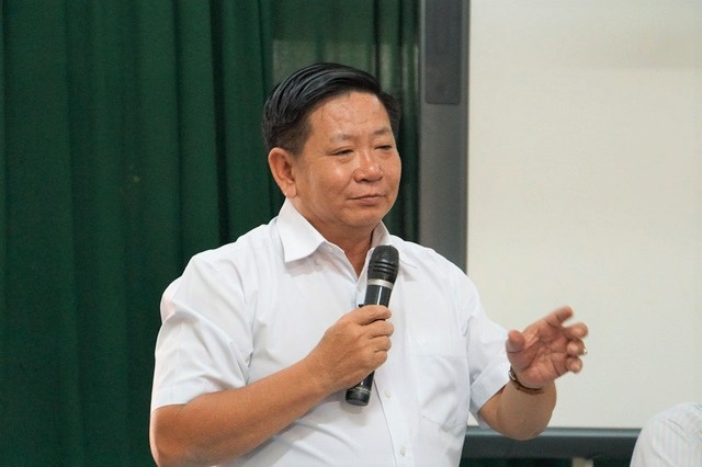 Tranh cãi vụ thầy giáo bị đình chỉ dạy vì cho học sinh đóng cảnh 'nóng' vu thay giao bi dinh chi day vi cho hoc sinh dong canh nong