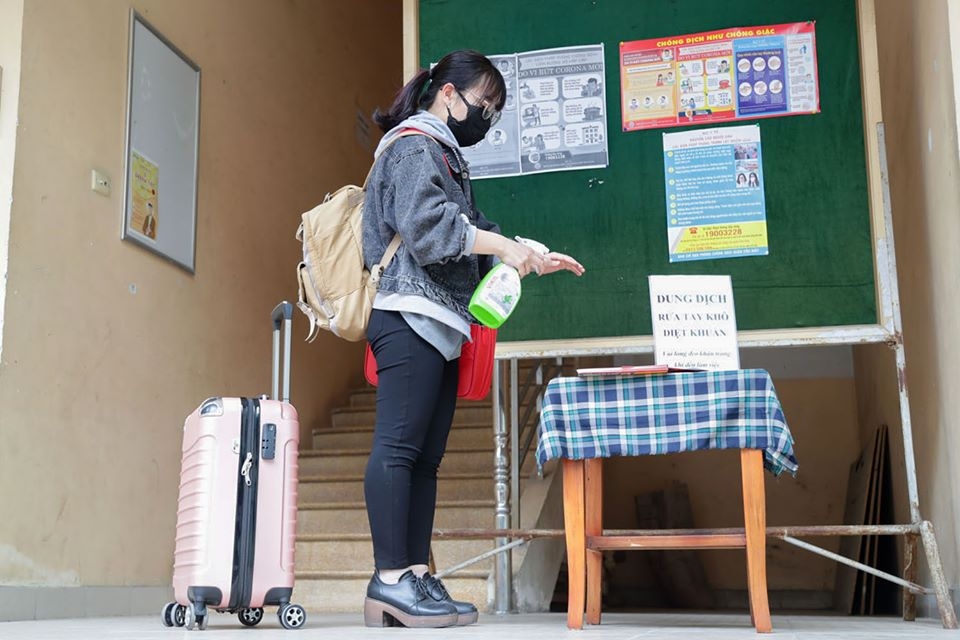 Sinh viên Hà Nội đến trường ngày đầu tiên sau nghỉ dịch Covid-19 sinh vien ha noi den truong ngay dau tien sau nghi dich covid 19