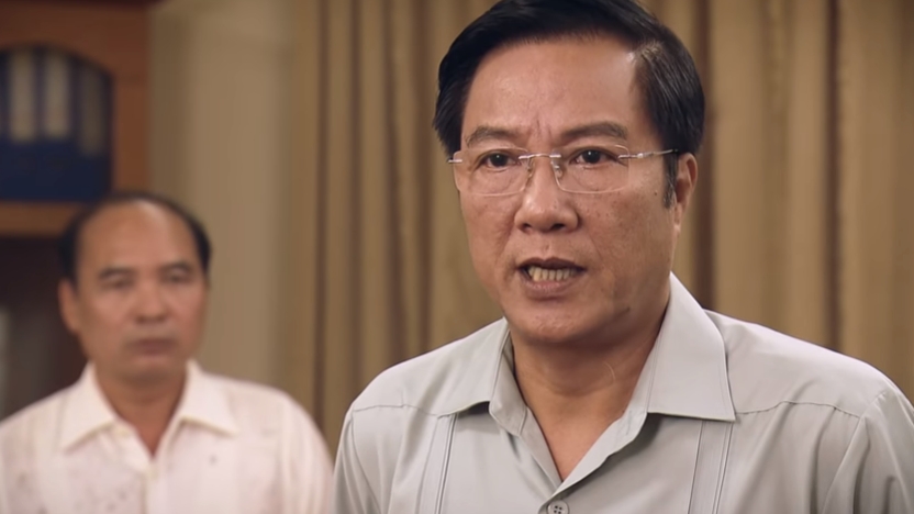 sinh tu tap 79 le hoang khai duong day quan chuc giup minh bo tron sang lao