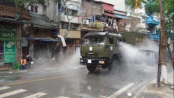 quang ninh 52 nguoi di cung chuyen bay voi co gai nhiem covid 19 o ha noi