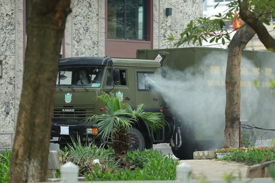 Hà Nội cách ly thêm nhiều người tiếp xúc với cô gái mắc Covid-19 ha noi cach ly them nhieu nguoi tiep xuc voi co gai mac covid 19
