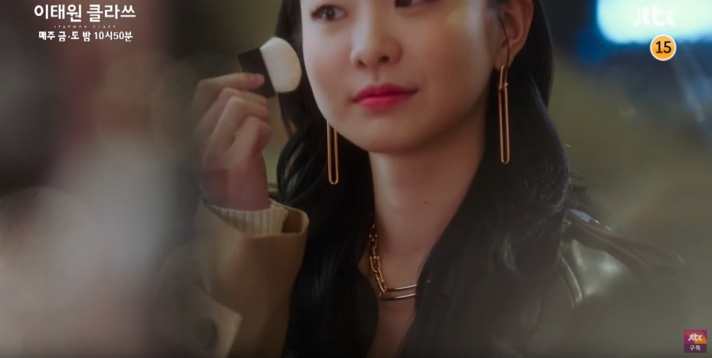 Itaewon Class: Điên nữ Yi Seo “lột xác”, quyết tâm tán bằng được ông chủ itaewon class dien nu yi seo lot xac quyet tam tan bang duoc ong chu