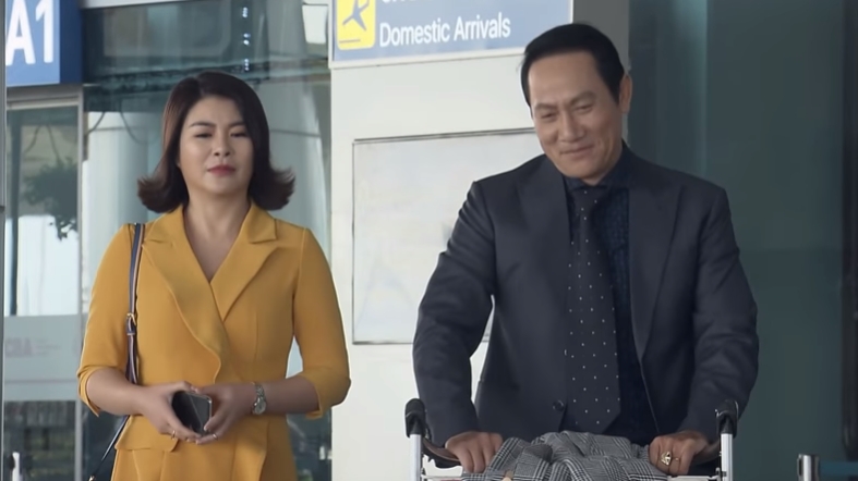 dung bat em phai quen tap 6 ngoc da xoay thang mat em gai mua cua bo