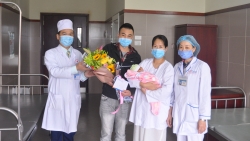 quang ninh de mo thanh cong san phu sinh em be nang 61kg