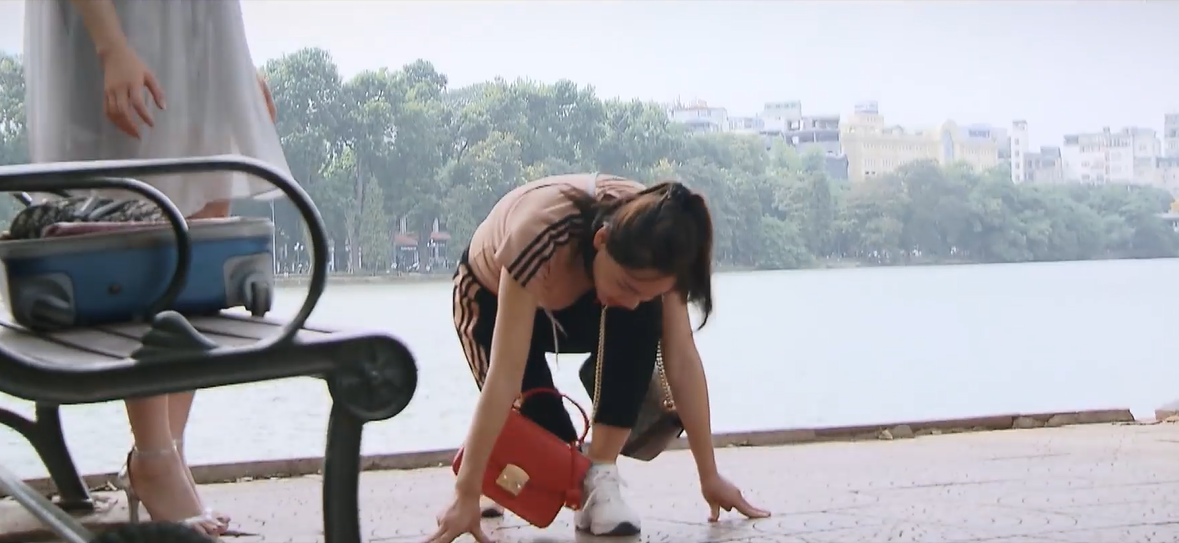 Nhà trọ Balanha: Quỳnh Kool ngốc nghếch, bị lừa túi xách hàng hiệu nha tro balanha quynh kool ngoc nghech bi lua tui xach hang hieu
