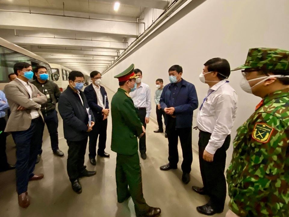 Hà Nội huy động 90 y bác sĩ lấy mẫu xét nghiệm Covid-19 ở sân bay Nội Bài ha noi huy dong 90 y bac si lay mau xet nghiem covid 19 o san bay noi bai