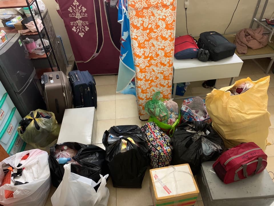Sinh viên KTX Mỹ Đình dọn đồ giữa đêm, nhường chỗ cho người cách ly Covid-19 sinh vien ktx my dinh don do giua dem nhuong cho cho nguoi cach ly covid 19