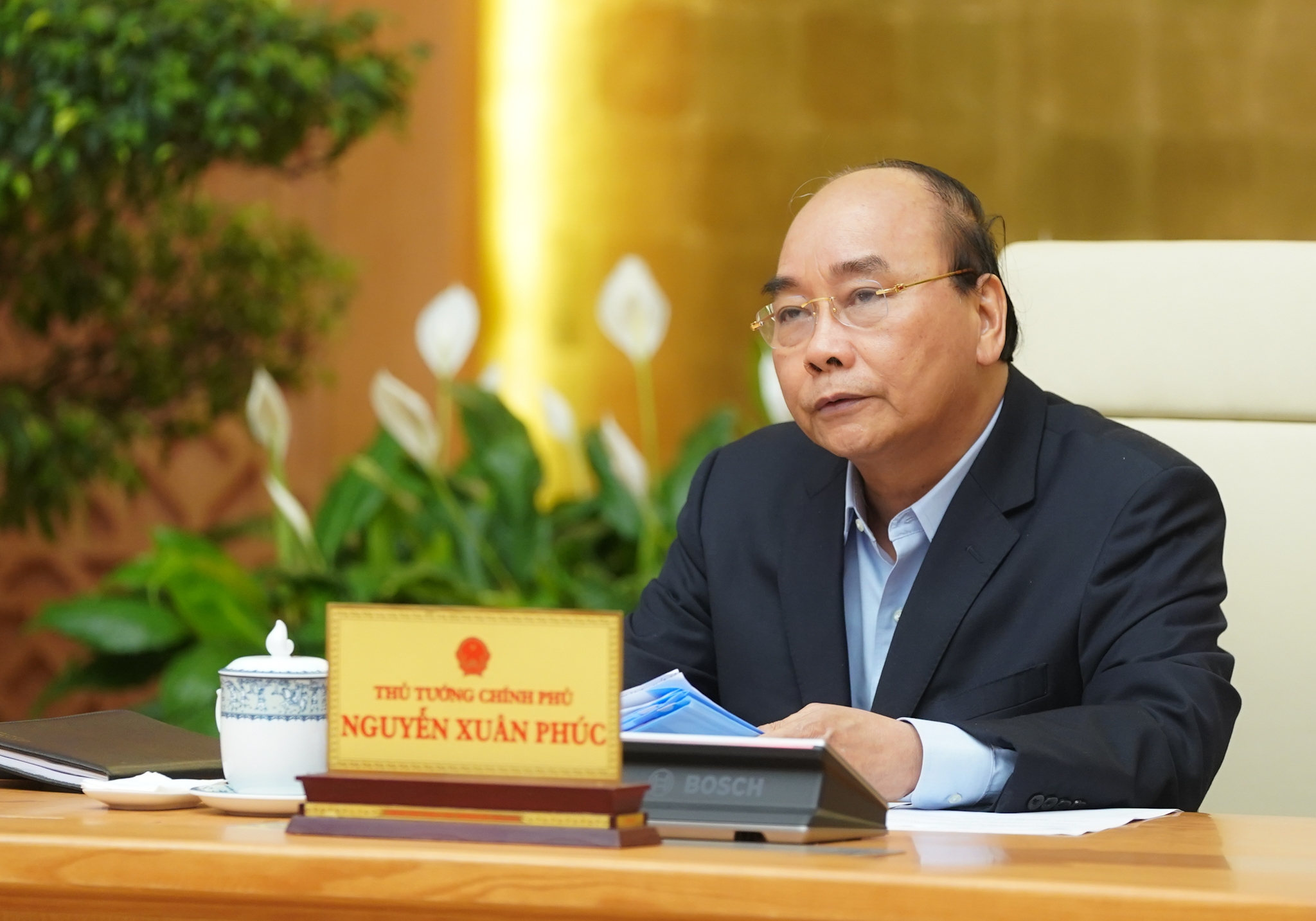 thu tuong nguyen xuan phuc chung suc de bao ve suc khoe nhan dan