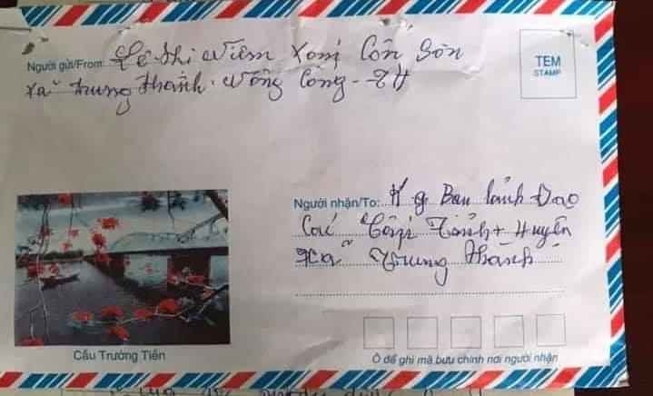 Bà mẹ liệt sĩ U80 đạp xe lên xã ủng hộ tiền chống dịch Covid-19 ba me liet si u80 dap xe len xa ung ho tien chong dich covid 19