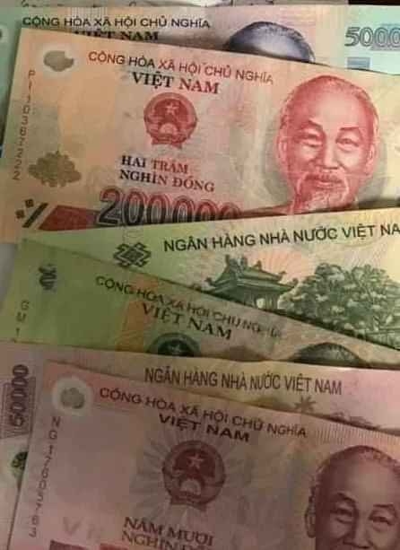 Bà mẹ liệt sĩ U80 đạp xe lên xã ủng hộ tiền chống dịch Covid-19 ba me liet si u80 dap xe len xa ung ho tien chong dich covid 19