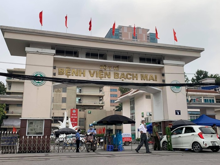 Hà Nội: Gần 1.600 người đã đến khám, điều trị tại Bệnh viện Bạch Mai ha noi gan 1600 nguoi da den kham dieu tri tai benh vien bach mai