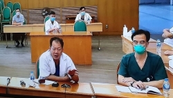 phai lam viec tai nha phong dich covid 19 nhan vien co bi giam luong