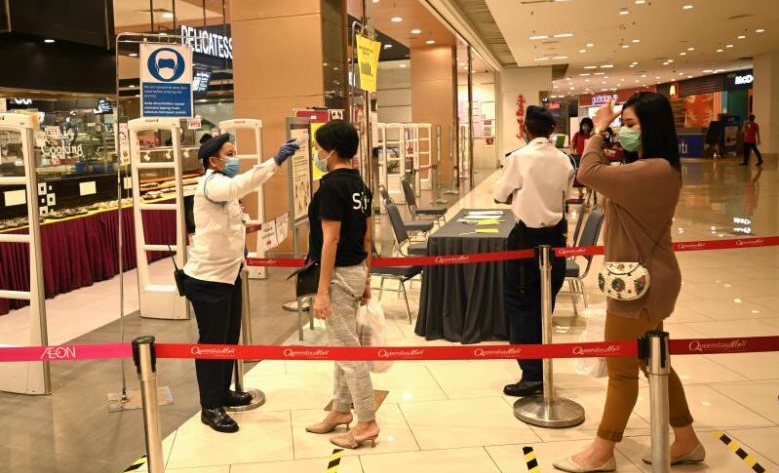 Malaysia hạn chế mở cửa quán ăn, siêu thị, trạm xăng, đối phó với Covid-19 malaysia han che mo cua quan an sieu thi tram xang doi pho voi covid 19