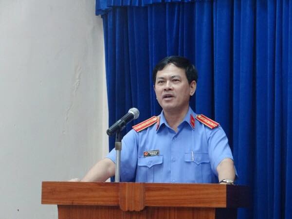 vu be gai bi sam so trong thang may lieu co con ki an 200 nghin