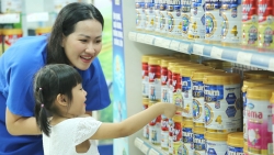 sieu nha may sua vinamilk don nhung vi khach sua hoc duong nhi
