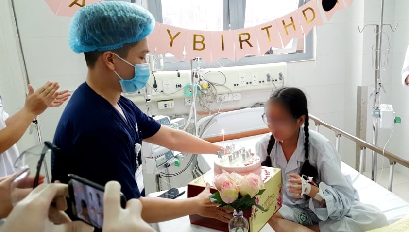 Bên trong Bệnh viện Bạch Mai những ngày cao điểm Covid-19 ben trong benh vien bach mai nhung ngay cao diem covid 19