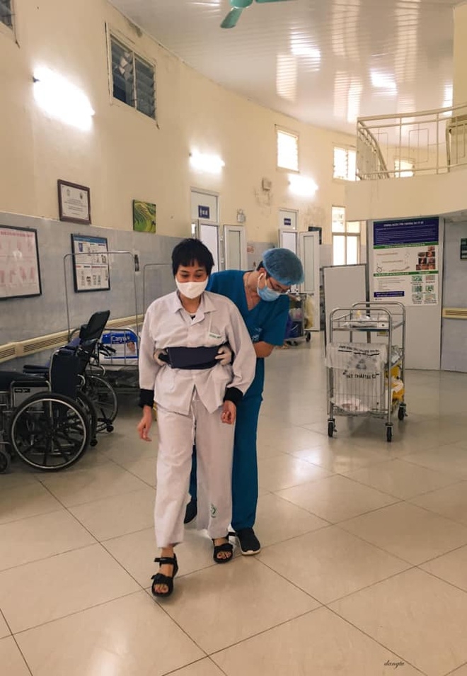 Bên trong Bệnh viện Bạch Mai những ngày cao điểm Covid-19 ben trong benh vien bach mai nhung ngay cao diem covid 19