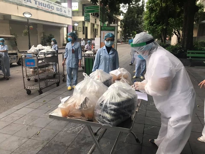 Bên trong Bệnh viện Bạch Mai những ngày cao điểm Covid-19 ben trong benh vien bach mai nhung ngay cao diem covid 19