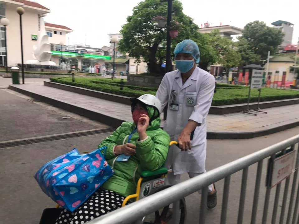 Bên trong Bệnh viện Bạch Mai những ngày cao điểm Covid-19 ben trong benh vien bach mai nhung ngay cao diem covid 19
