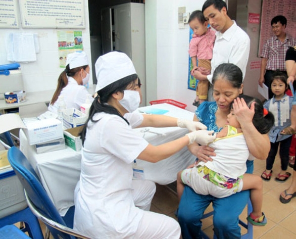 tam dung tiem chung toan quoc phong covid 19