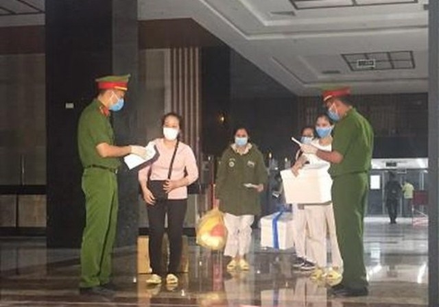 158 nhân viên y tế Bệnh viện Bạch Mai hết thời gian cách ly tập trung 158 nhan vien y te benh vien bach mai het thoi gian cach ly tap trung