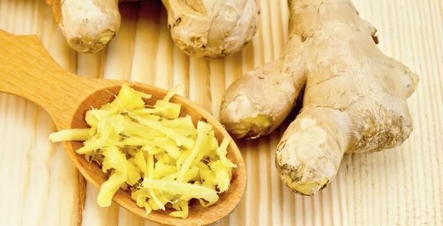 Ăn gừng, sả và uống nhiều nước cam giúp phòng COVID-19 như thế nào? an gung sa va uong nhieu nuoc cam giup phong covid 19 nhu the nao