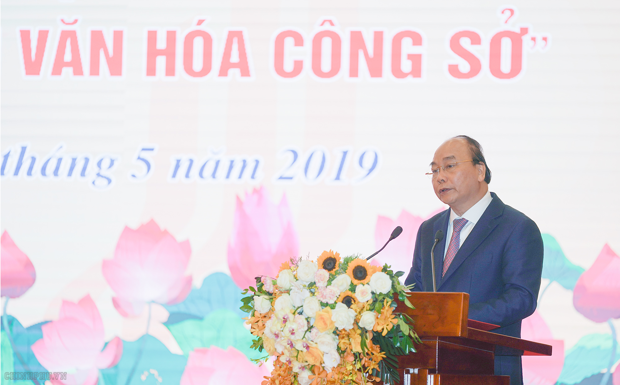 Thủ tướng Nguyễn Xuân Phúc: Cần xóa bỏ ngay thứ văn hóa không nhúc nhích thu tuong can xoa bo ngay thu van hoa khong nhuc nhich