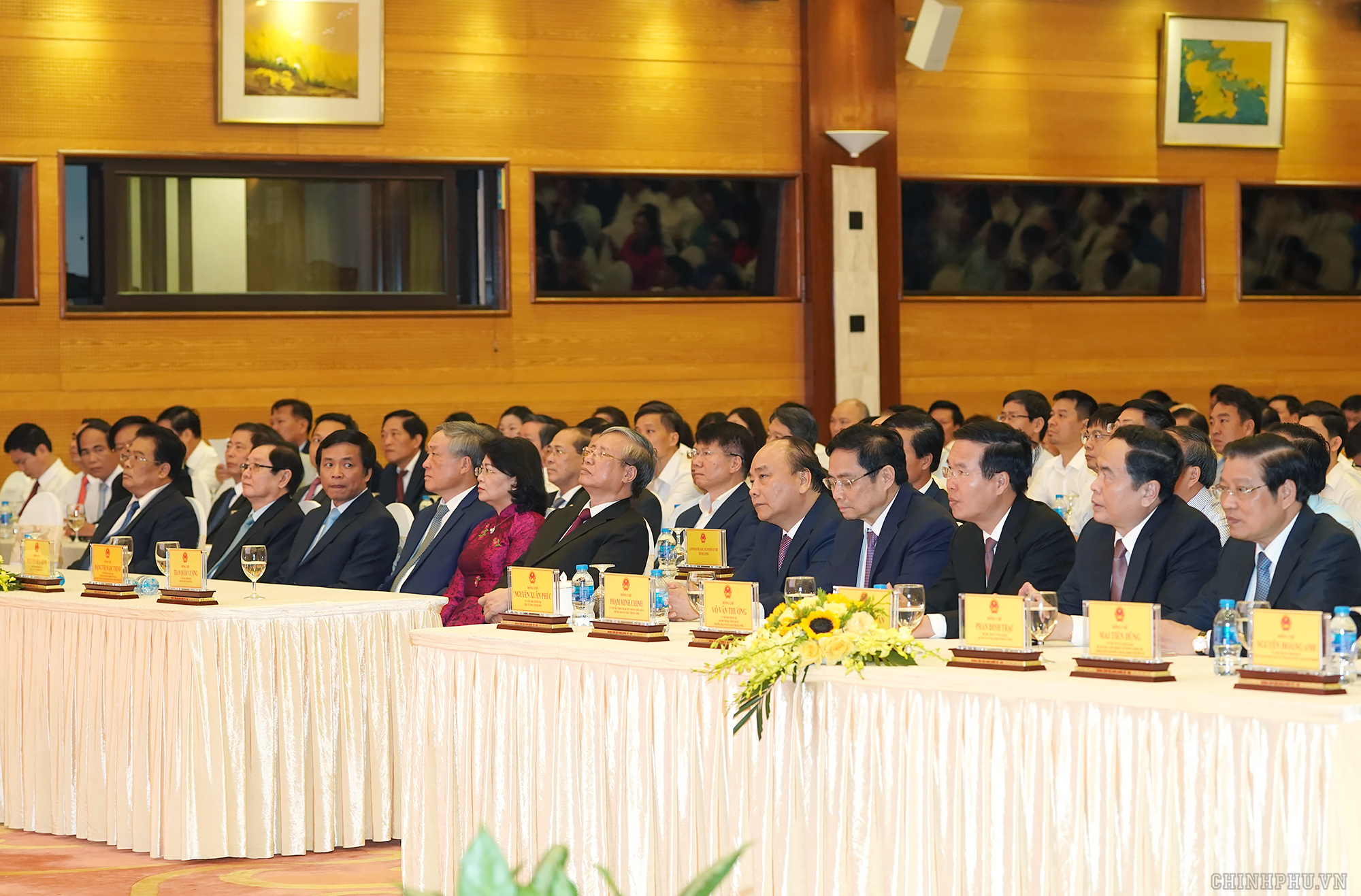 Thủ tướng Nguyễn Xuân Phúc: Cần xóa bỏ ngay thứ văn hóa không nhúc nhích thu tuong can xoa bo ngay thu van hoa khong nhuc nhich