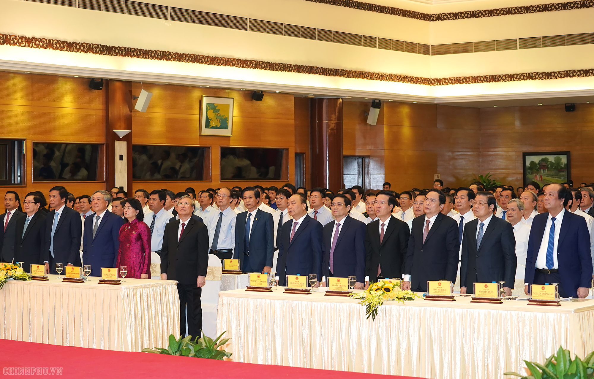 Thủ tướng Nguyễn Xuân Phúc: Cần xóa bỏ ngay thứ văn hóa không nhúc nhích thu tuong can xoa bo ngay thu van hoa khong nhuc nhich