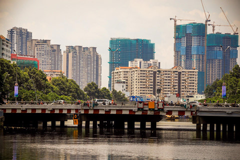 rung be tong tai khu do thi xa hoa tren duong nguyen huu canh