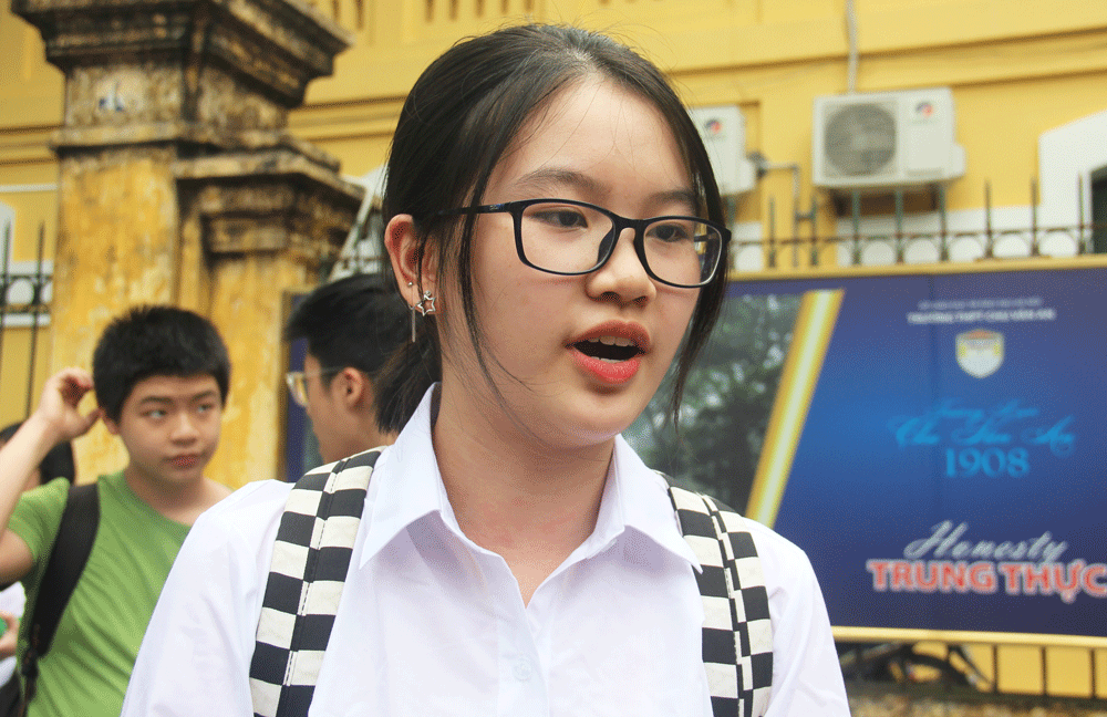 Thi vào lớp 10 Hà Nội: Thí sinh rạng rỡ sau bài thi môn Văn, tự tin đạt 9 điểm thi vao lop 10 ha noi thi sinh rang ro sau bai thi mon van tu tin dat 9 diem