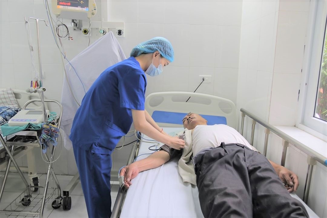 Cứu sống kịp thời bệnh nhân ngừng tuần hoàn, ngừng tim, ngừng thở cuu song kip thoi benh nhan ngung tuan hoan ngung tim ngung tho
