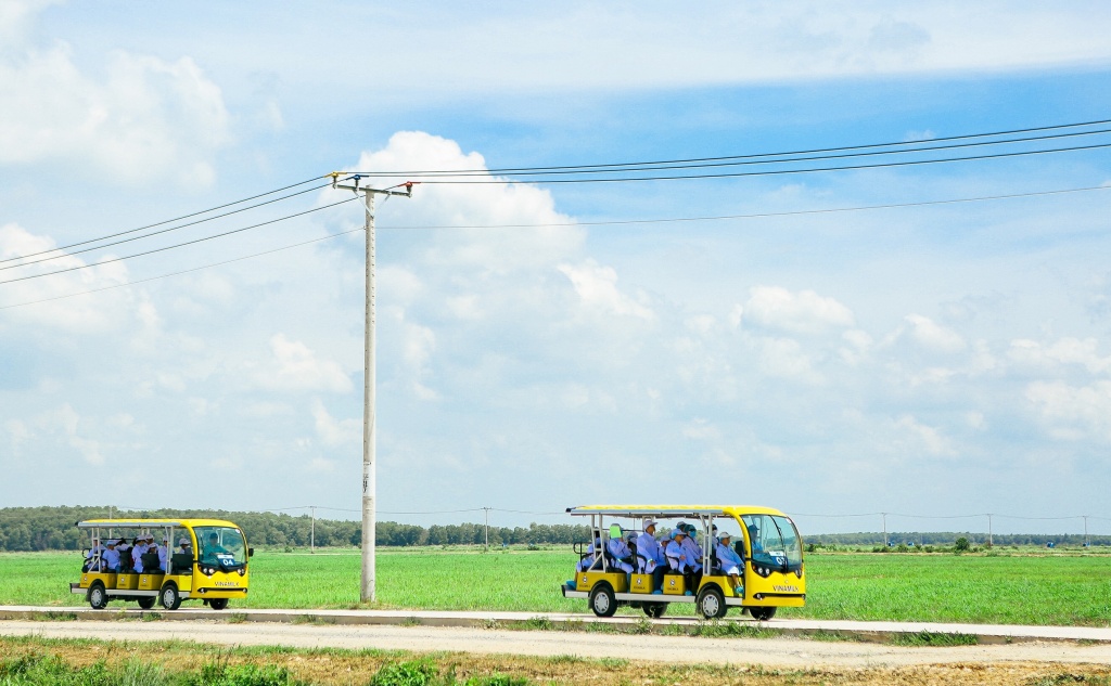 Học sinh hào hứng tự “khám phá” hành trình sữa học đường Vinamilk hoc sinh hao hung tu kham pha hanh trinh sua hoc duong vinamilk