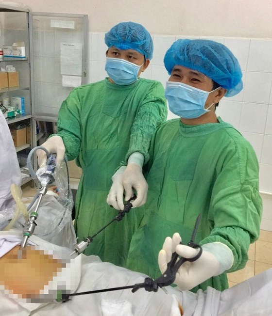 Ăn lẩu cá quá nhanh, nữ bệnh nhân bị hóc xương, thủng ruột già an lau ca qua nhanh nu benh nhan bi hoc xuong thung ruot gia