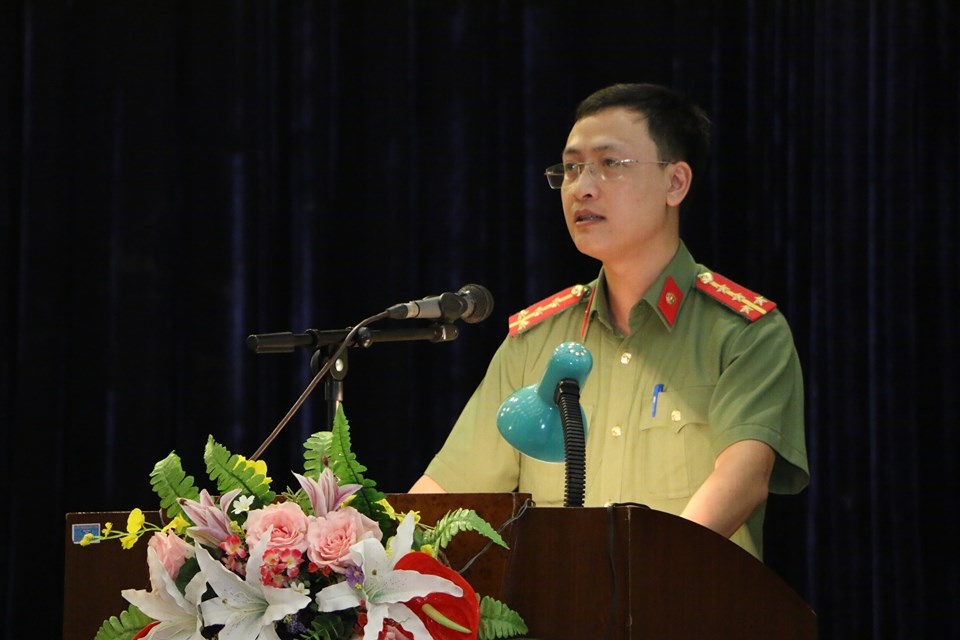 Thi THPT 2019: Chìa khóa xe, thẻ ATM giúp gian lận thi cử thi thpt 2019 chia khoa xe the atm giup gian lan thi cu
