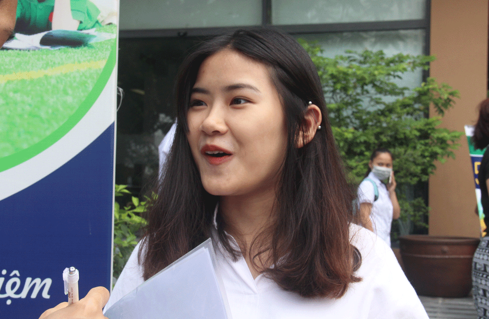 Thí sinh rạng rỡ sau bài thi môn Văn, tự tin đạt 8 điểm thi sinh rang ro sau bai thi mon van tu tin dat 8 diem