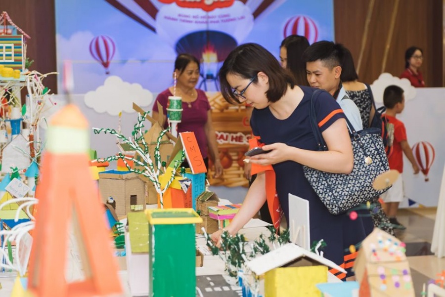 phu huynh ha noi choang ngop boi lau dai biet thu do con tu xay bang phe lieu