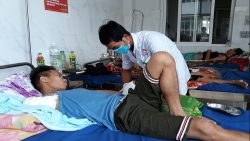 bat thanh nien van chuyen hon 16000 goi thuoc la lau tu campuchia ve tphcm
